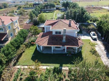 5+1 Detached Villa on a 1.364 m2 Plot for Sale in Çatalca Kaleiçi District