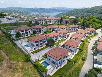 6+2 Villas with Detached Pool for Sale in Sarıyer